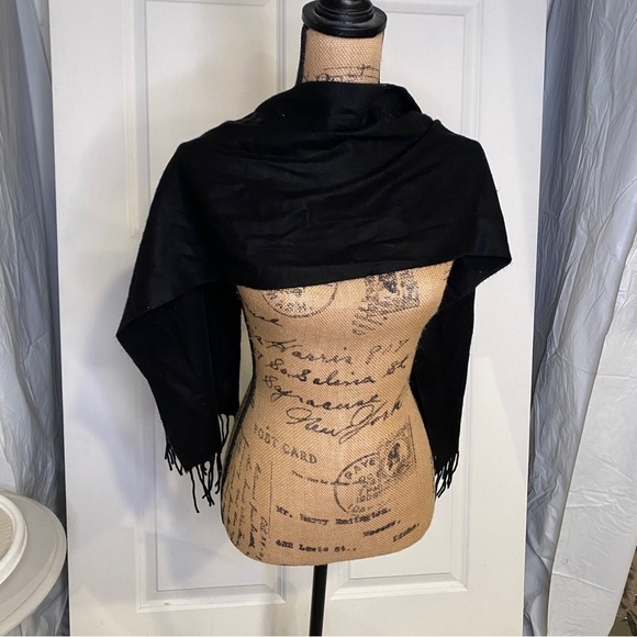 Vintage V. Fraas Made in Germany Black Soft Acrylic Fringe End Scarf - Picture 1 of 4